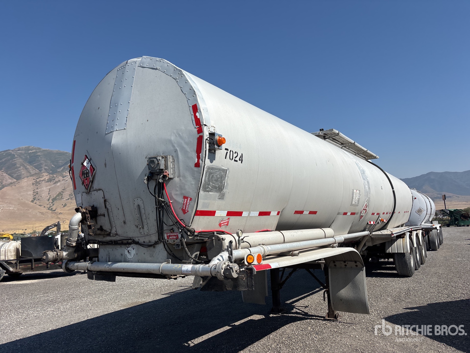 1996 Polar 4800 gal Tri/A Tanker Trailer
