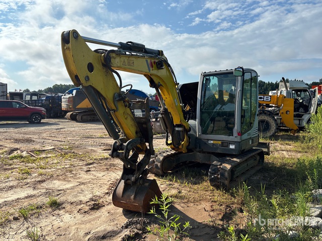 を見 Excavators