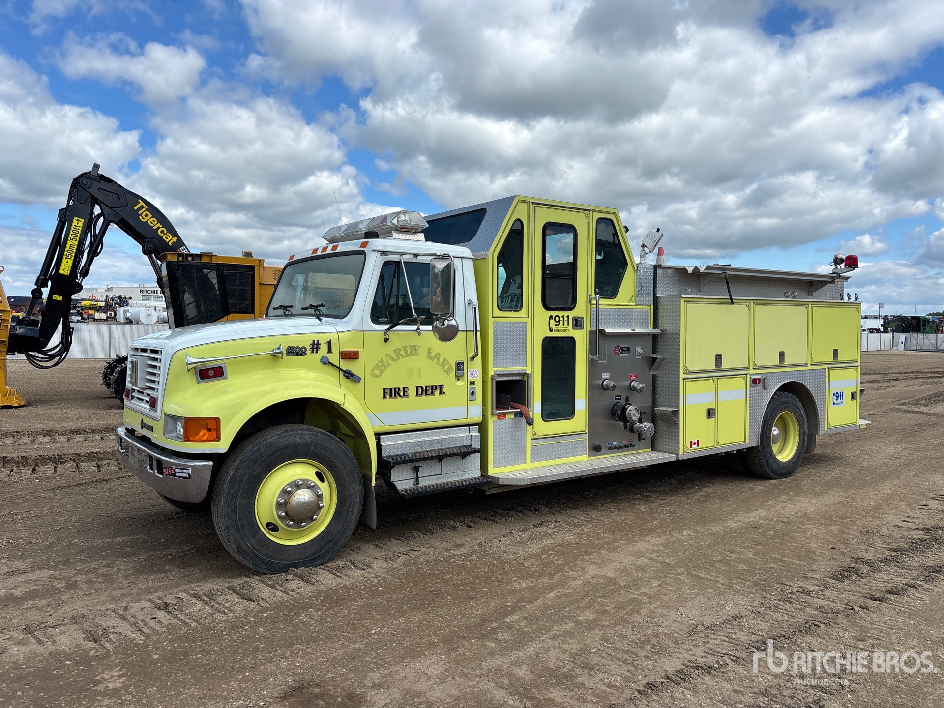 2000 International 4900 4x2 Fire Truck