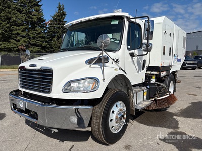 Schwarze M6 Avalanche on 2019 Freightliner M2 106 Sweeper Truck