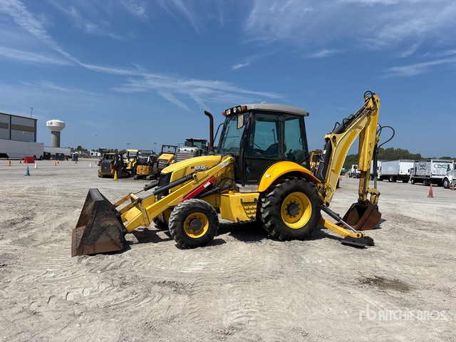 2013 New Holland B95C 4x4 Backhoe Loader