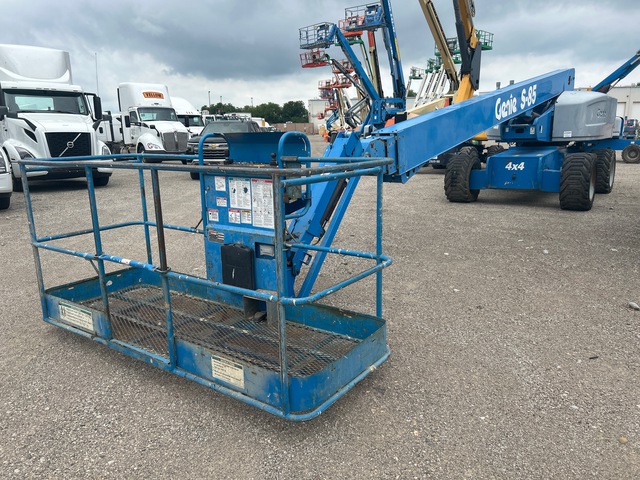 2013 Genie S85 4WD Diesel Telescopic Boom Lift