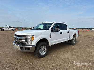 2017 Ford F-350 XLT 4x4 Crew Cab Pickup