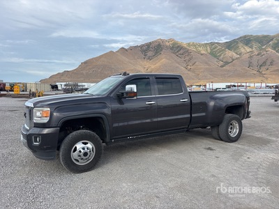 2016 GMC 3500 Denali 4x4 Crew Cab Dually Pickup