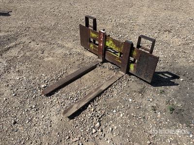 44 in Tractor Pallet Forks