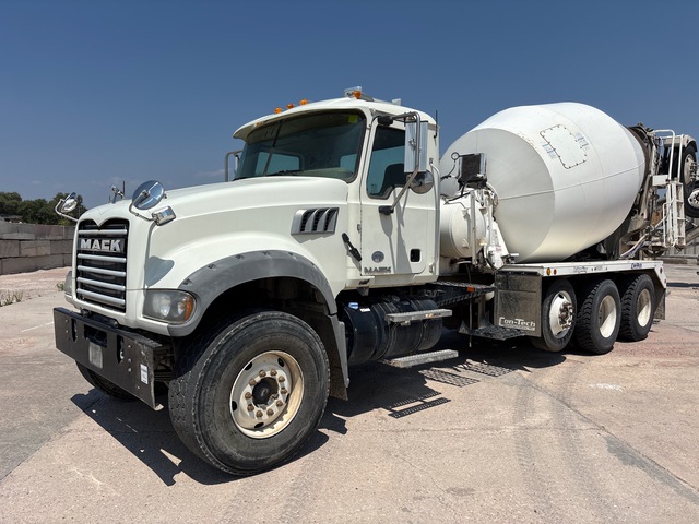 2017 Mack GU713 10x4 Mixer Truck