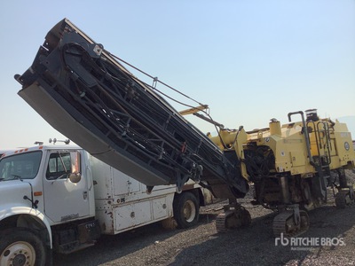 Bomag 1300/30 Tracked آلات كشط الرصيف