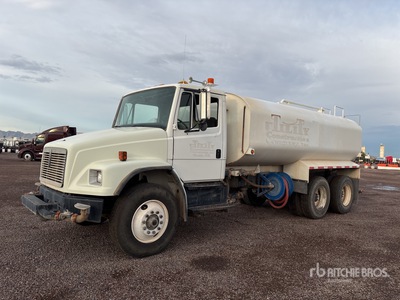 2001 Freightliner FL80 4000 gal 6x4 Ciężarówka na wodę