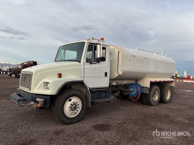 2001 Freightliner FL80 4000 gal 6x4 Water Truck