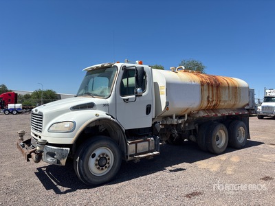 2014 Freightliner M2 106 4000 gal 6x4 Camion à eau