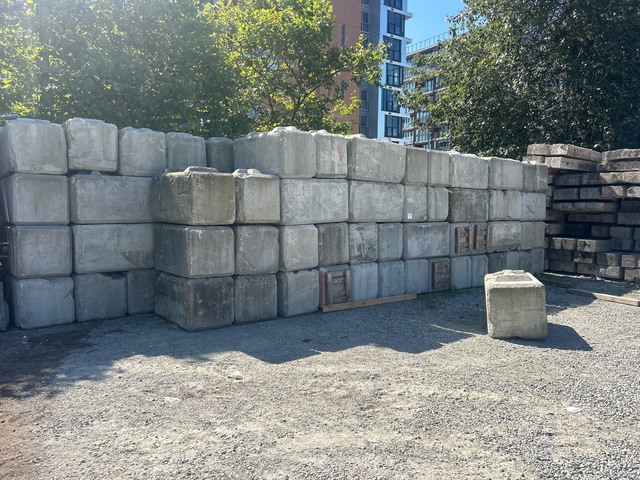 Quantity of (100) Lock Blocks