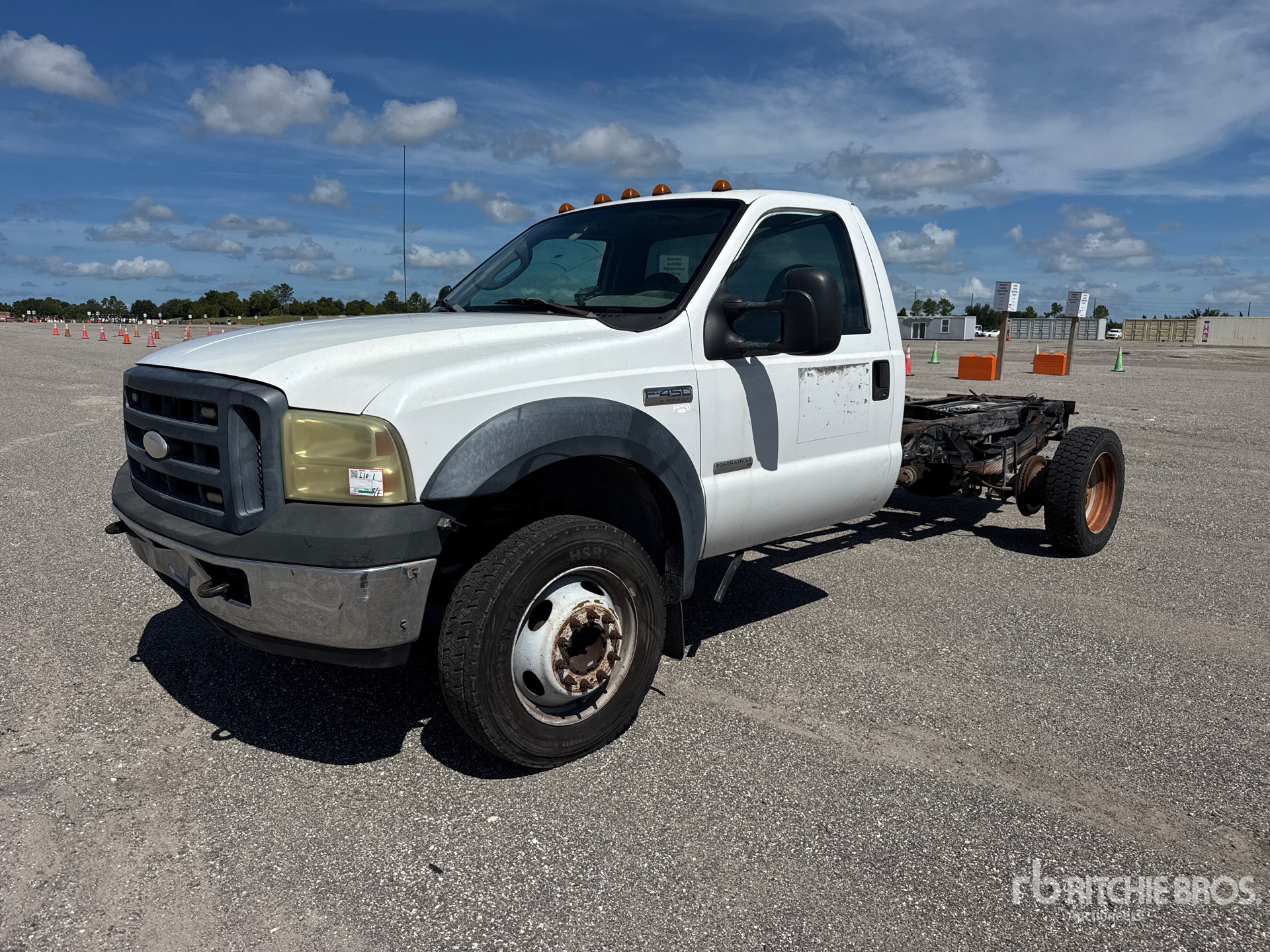 2007 Ford F-450 XL 4x2 Cab and Chassis (Inoperable)