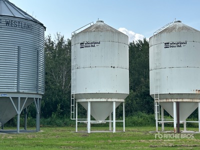 Wheatland +/- 1300 bu Smooth Wall Hopper Grain Bin