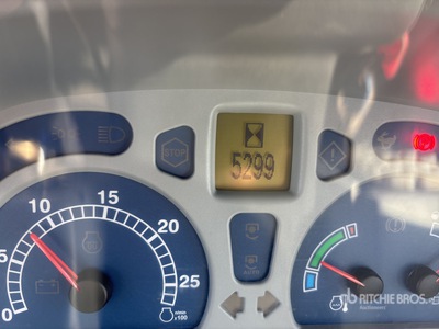 2013 New Holland T5060 4WD Tractor
