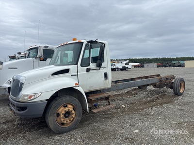 2011 International 4400 DuraStar 4x2 Kabina i podwozie (Inoperable)