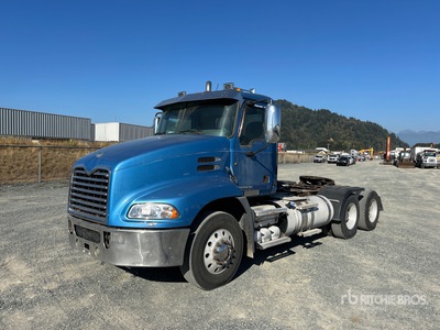 2013 Mack CXU613 6x4 تراكتور شاحنة نهارية (ثنائية المحور)