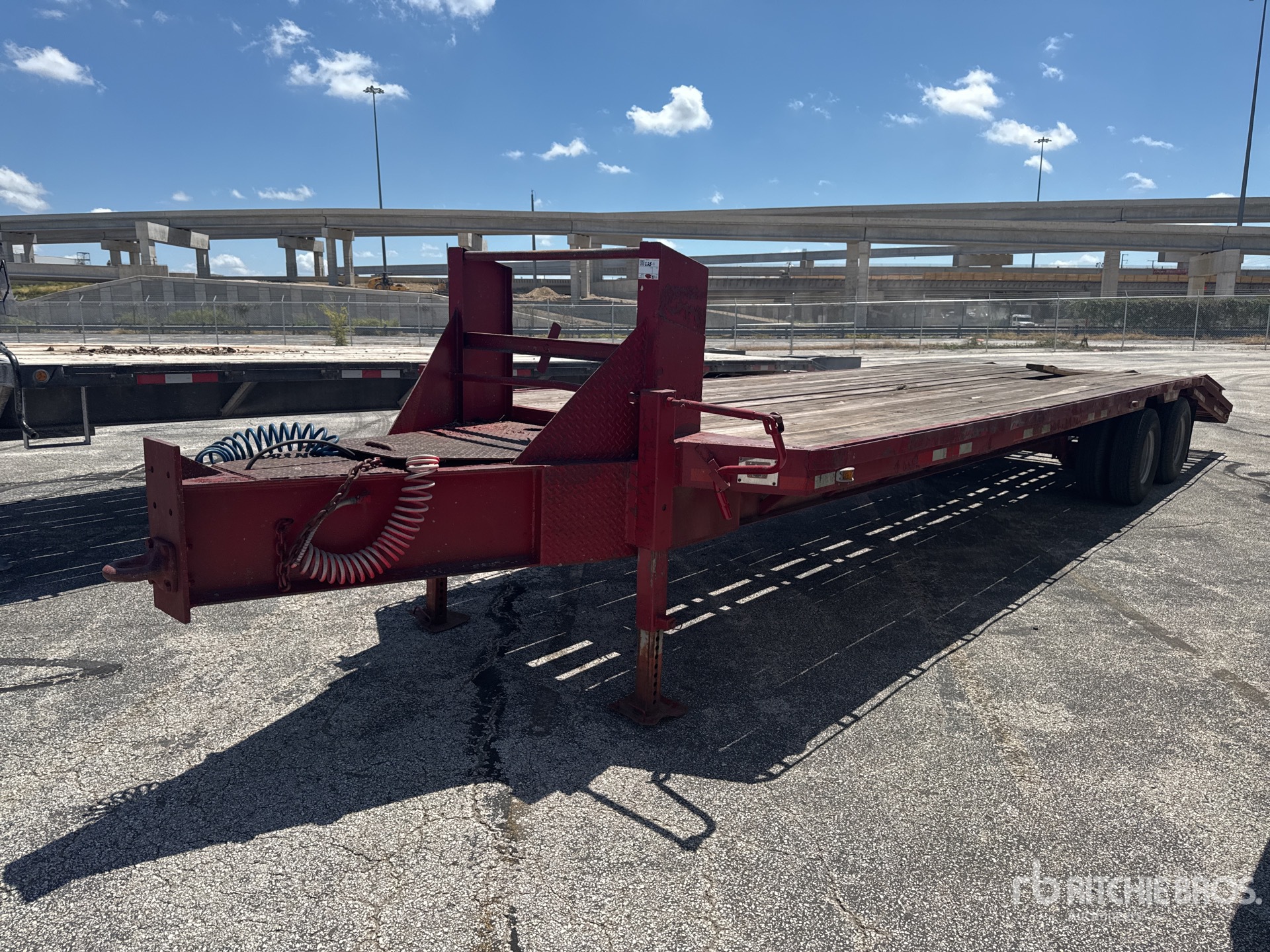 1998 30 ft T/A Equipment Trailer