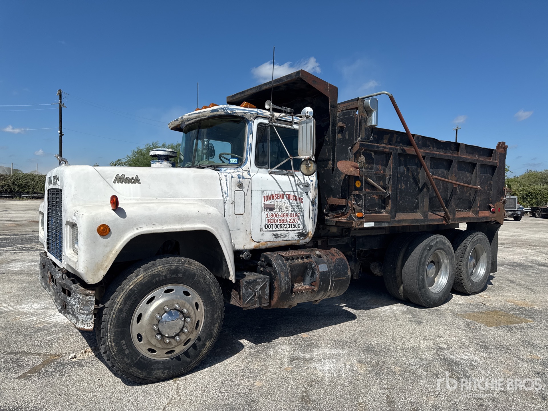1984 Mack R686ST 6x4 T/A Dump Truck