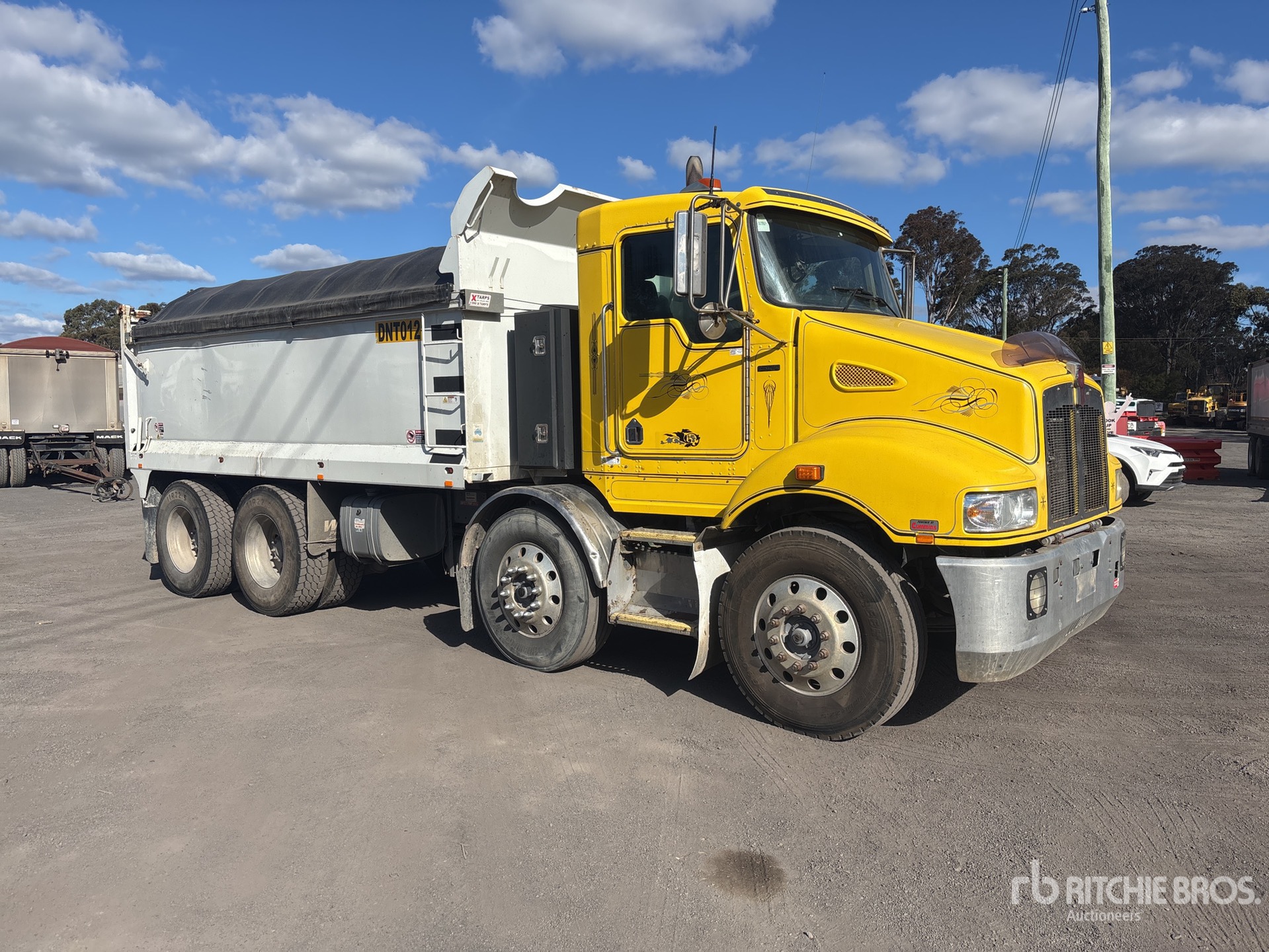 2008 Kenworth T358 8x4 Twin-Steer T/A Dump Truck
