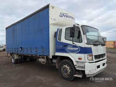 2015 Mitsubishi Fuso FM67 Fighter 4x2 Curtain Side Truck