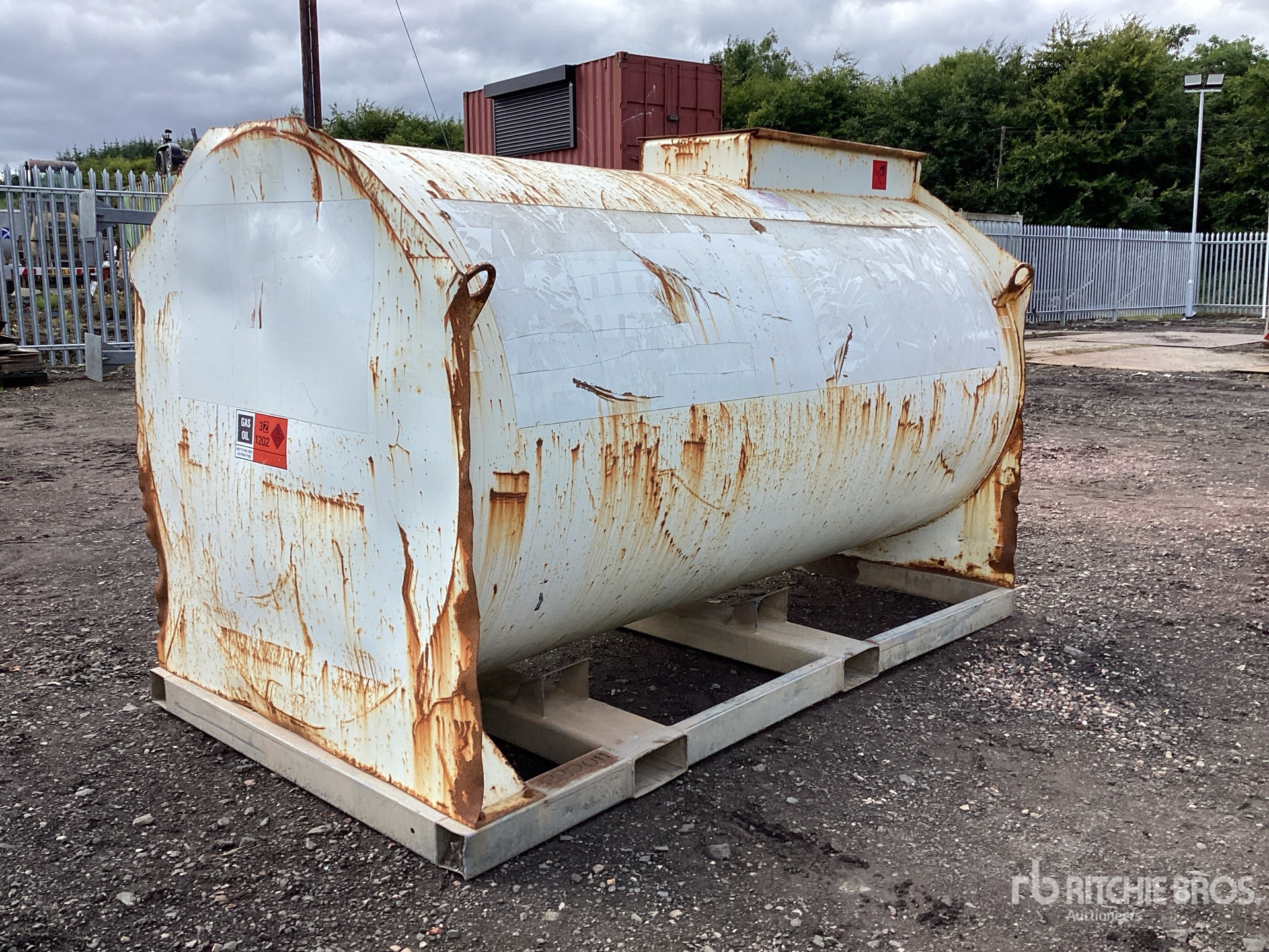 2000 L Skid Mounted Steel Fuel Tank