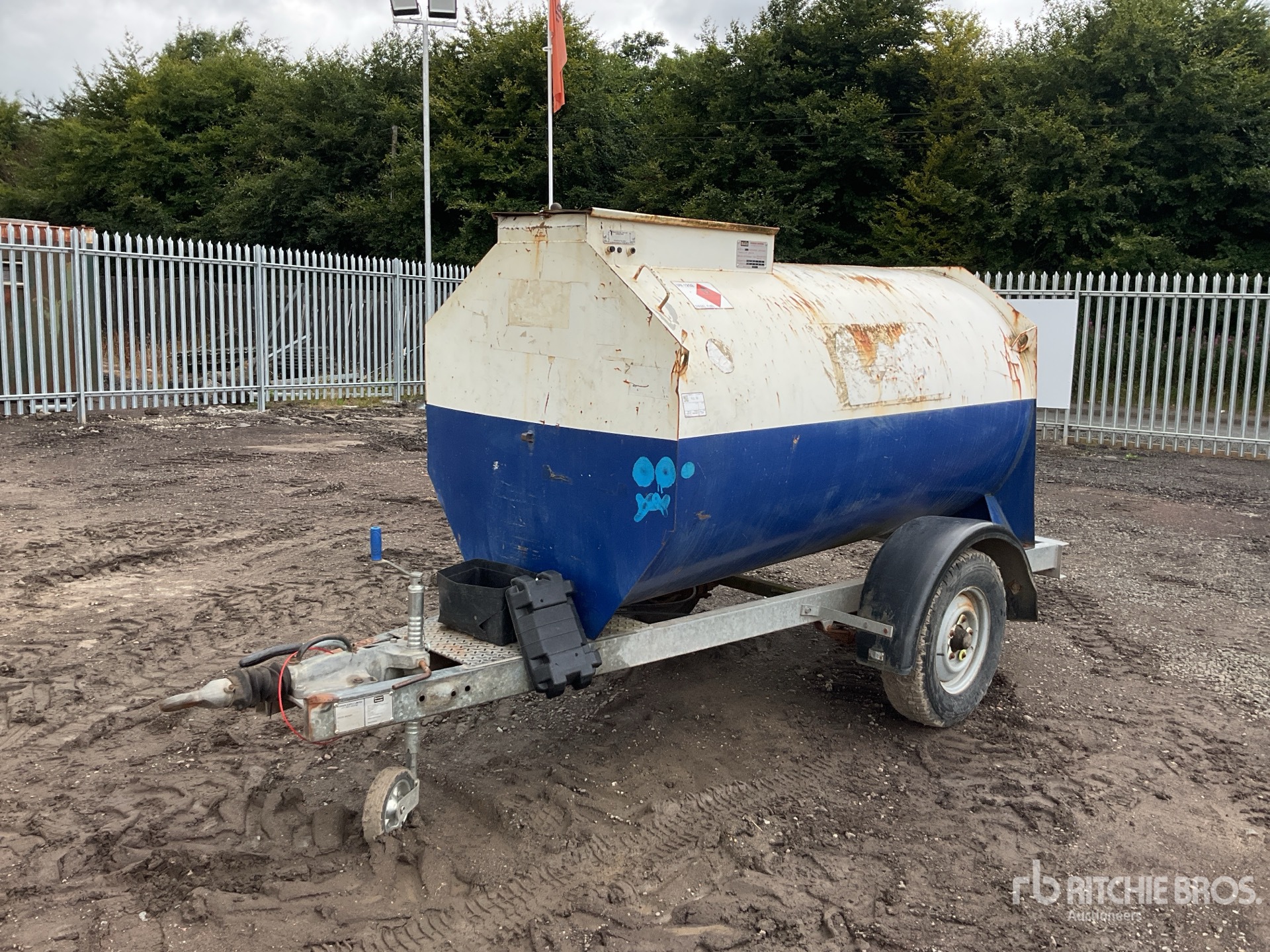 2015 Main 2000 L Trailer Mounted Steel Fuel Tank