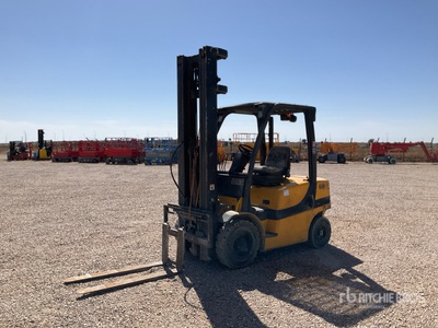 2005 Yale GDP25VX E2770 フォークリフト (Inoperable)