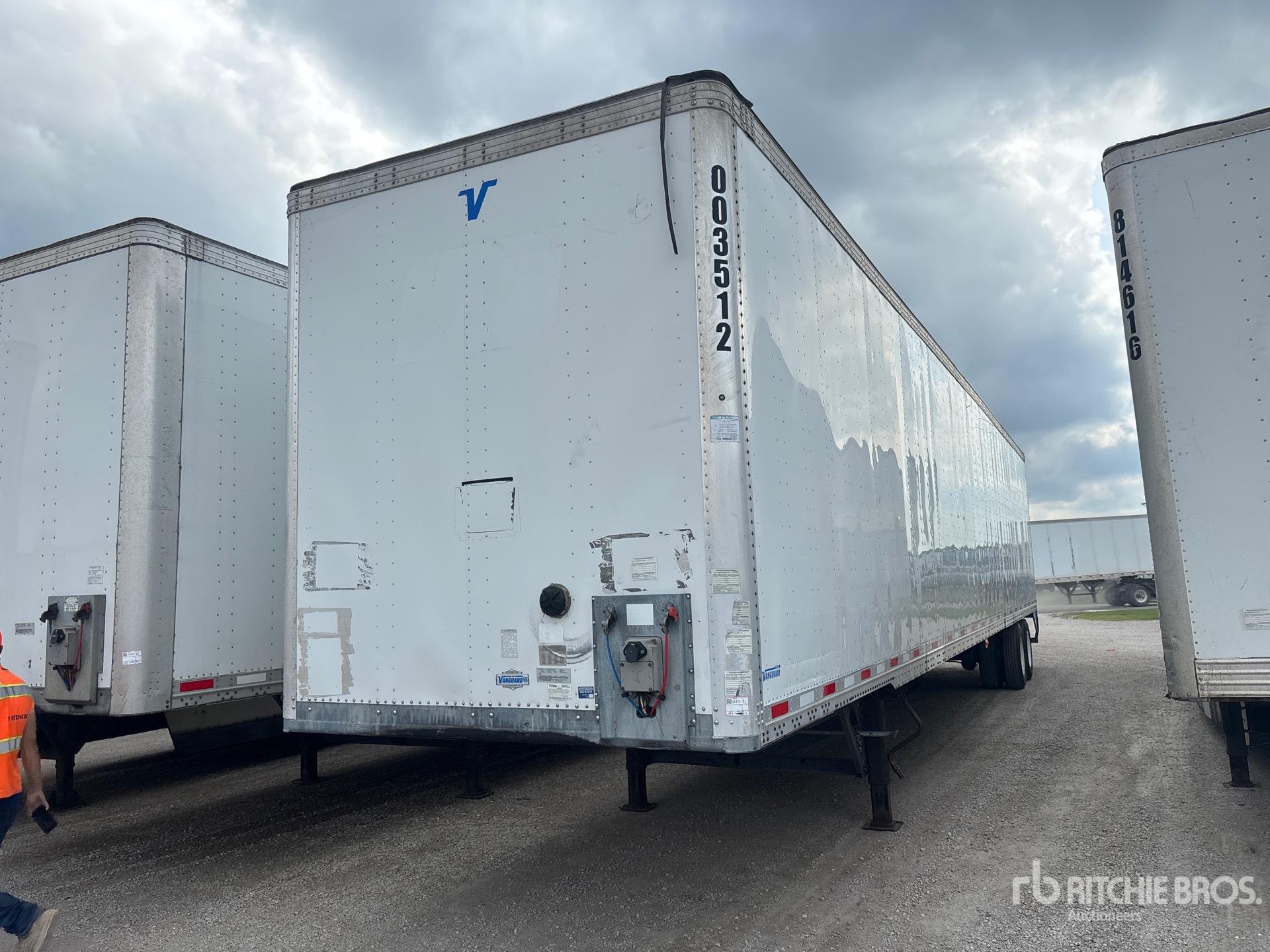2020 Vanguard Maxcube 53 ft x 102 in T/A Van Trailer