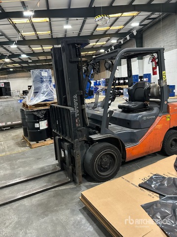 2014 Toyota 8FGU30 Forklift