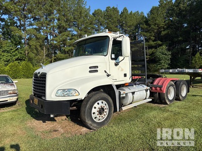 2004 Mack CX613 6x4 Cabeza Tractora Cabina Corta