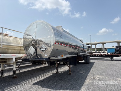 1982 Heil 6700 gal T/A Tanker Trailer