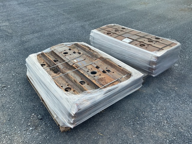 Quantity of (100) Volvo 27.5 in Single Grouser Track Pads - Fits Volvo 300