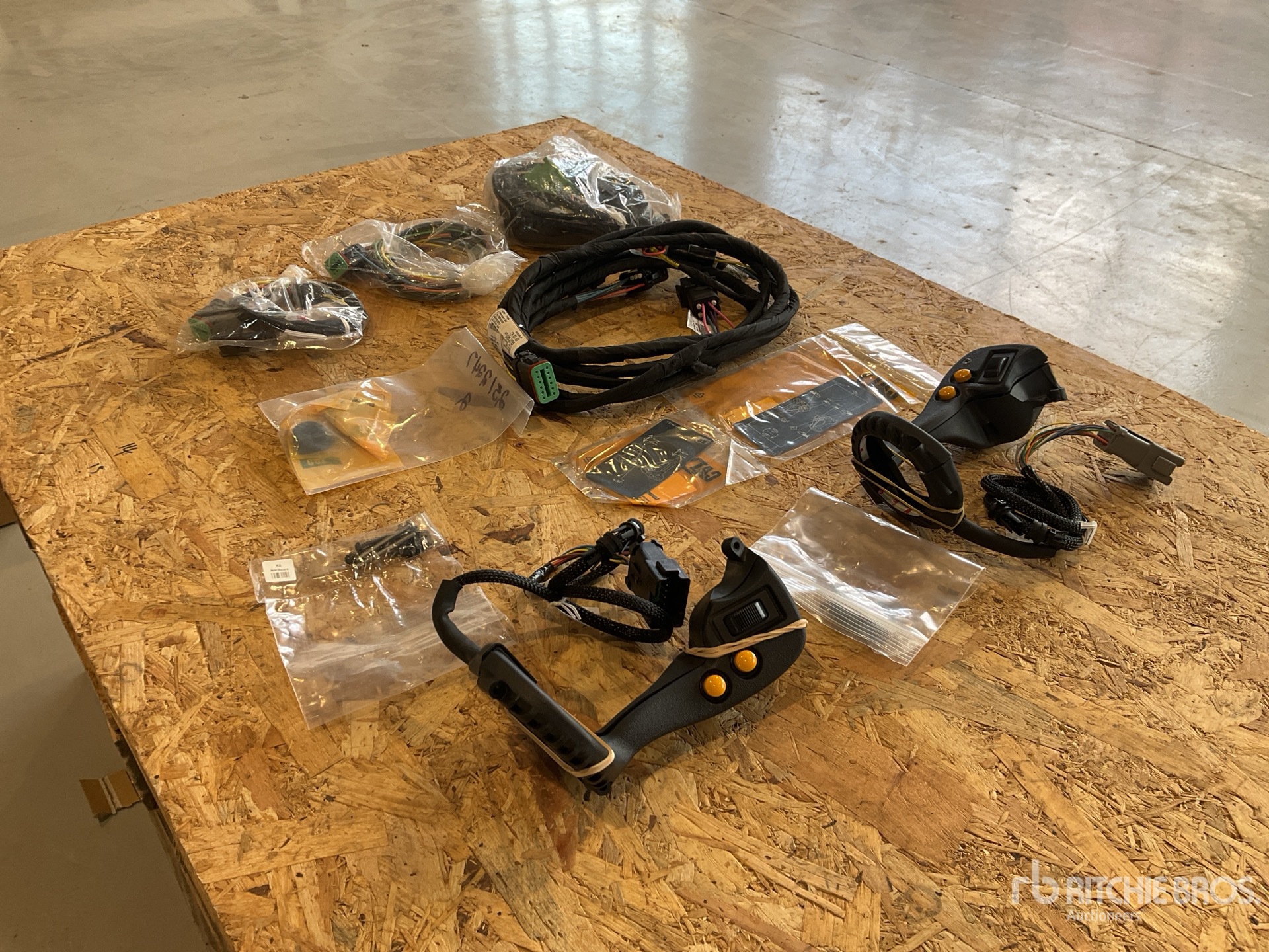 Trimble - Add-On Grader Switches CAT Grade Control (Unused)