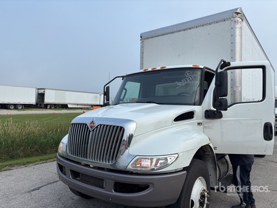 2020 International MV607 Van Truck