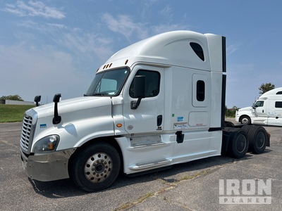2017 Freightliner Cascadia 125 6x4 T/A Sleeper Truck Tractor