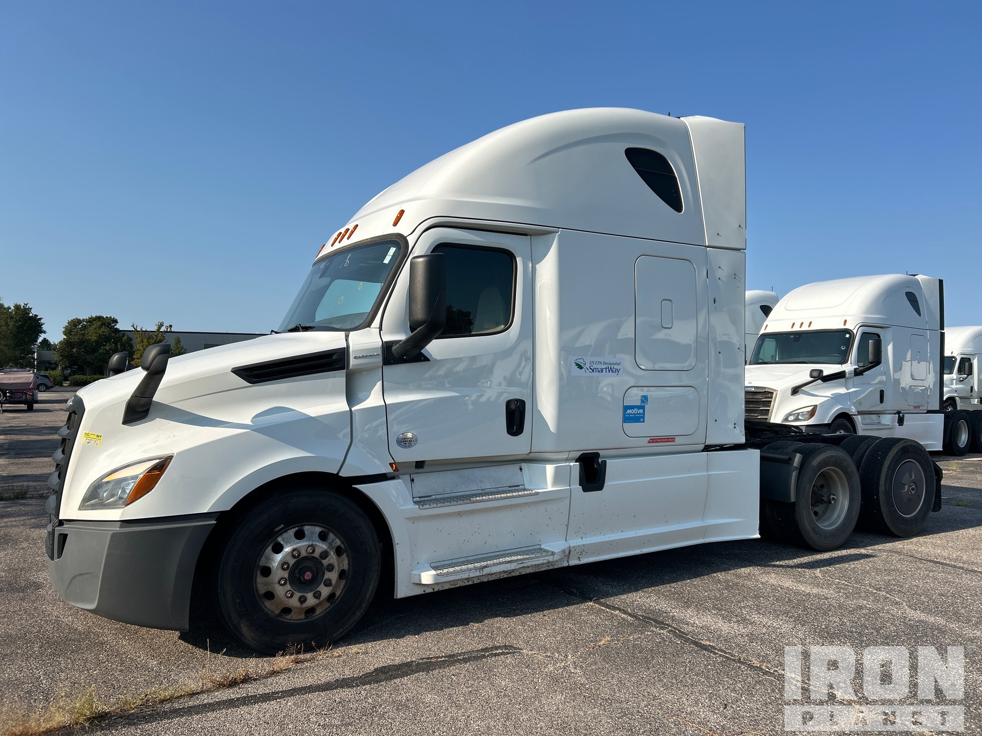 2019 Freightliner Cascadia 126 6x4 T/A Sleeper Truck Tractor