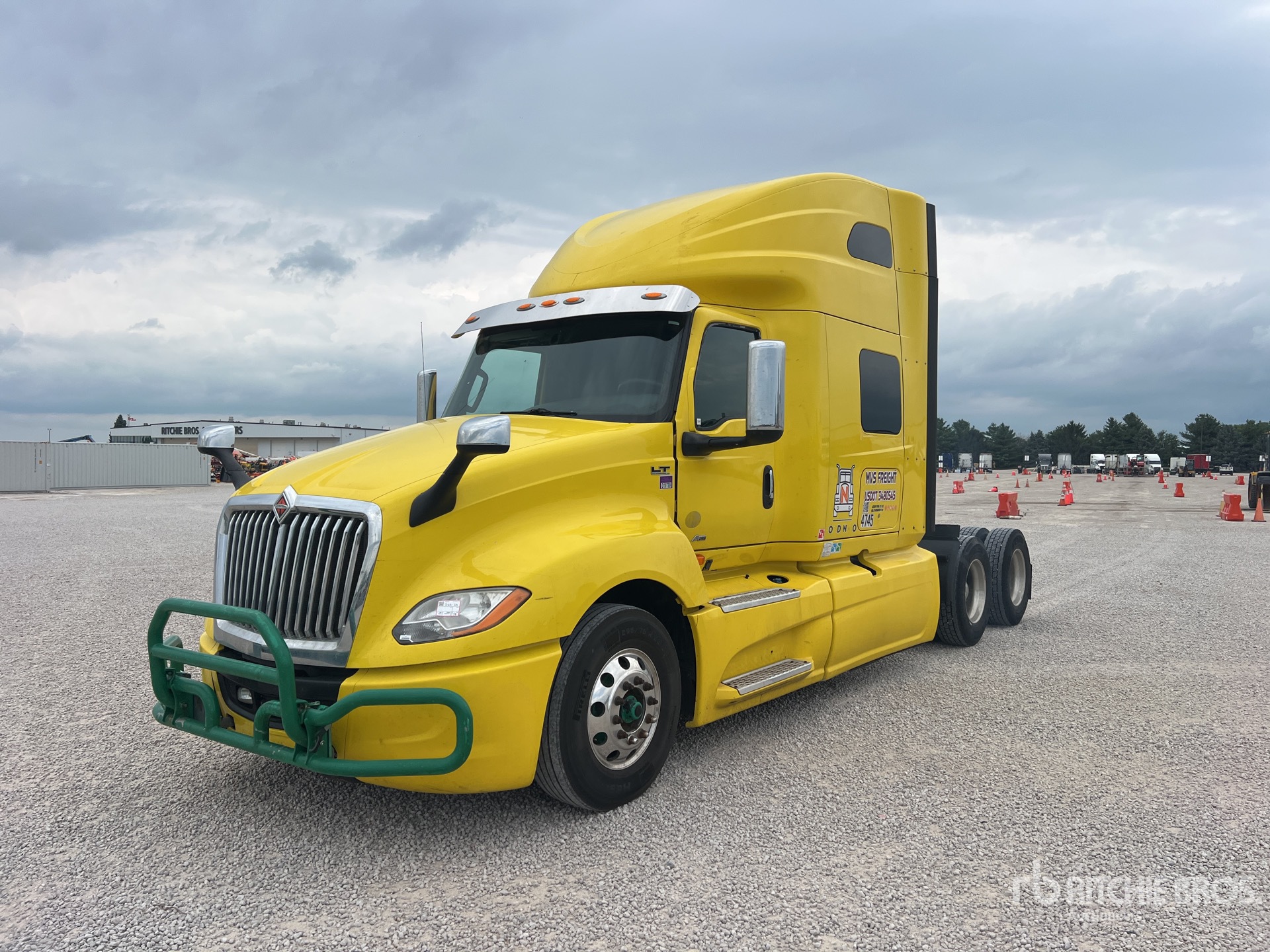 2020 International LT625 6x4 T/A Sleeper Truck Tractor