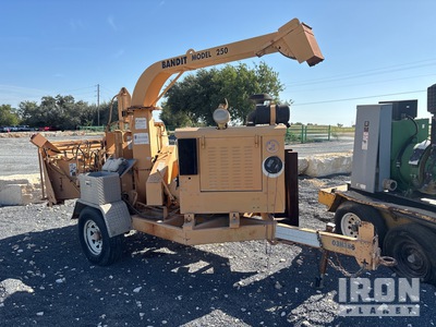 Bandit 250 Tow-Behind Chipper