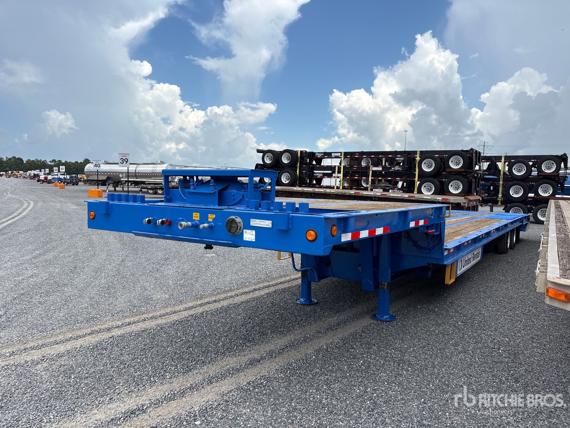 2018 Ledwell 48 ft T/A Hydraulic Tail Trailer