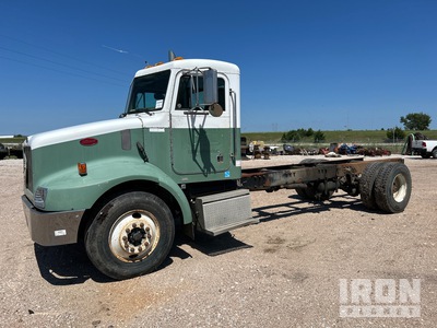 2004 Peterbilt 330 4x4 Cab and Chassis
