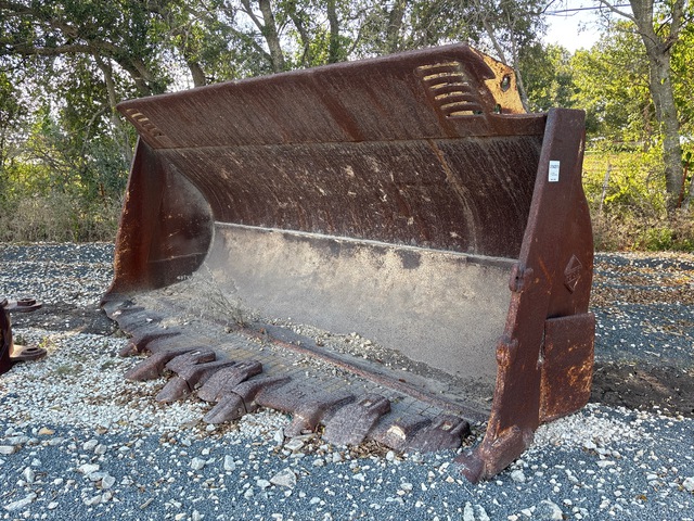 Hensley 185 in Spade Nose Wheel Loader Bucket