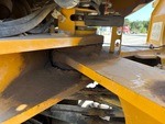 Chassis with Clavijas centrales de articulación