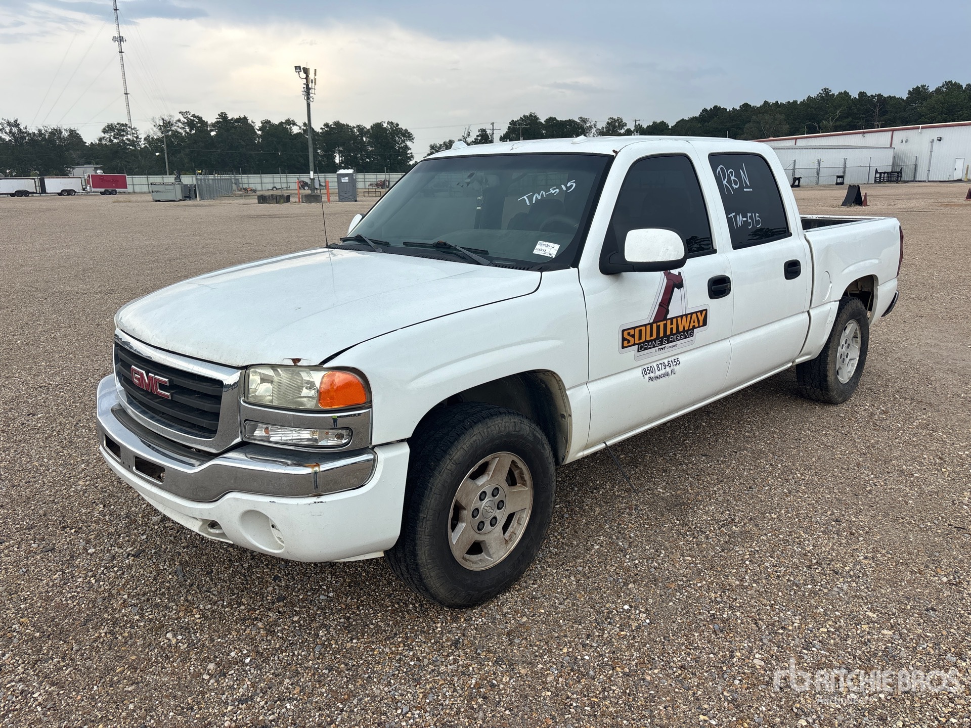 2005 GMC Sierra 1500 4x4 Dual Cab Pickup