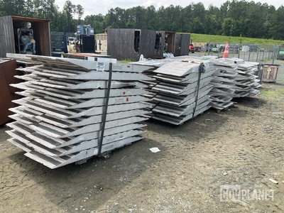 (71) Rail Car Vehicular Loading Ramps