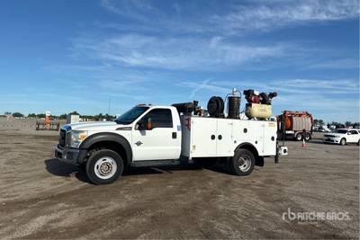 2016 Ford F-550 4x4 Camion de service