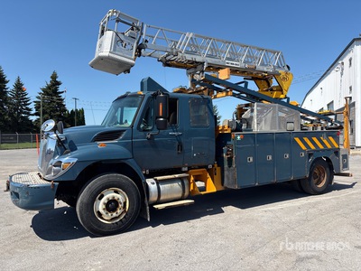 2011 Robert Hydraulique RH44T 350 lb on 2010 International 7400 4x2 Extended Cab ブームトレーラー
