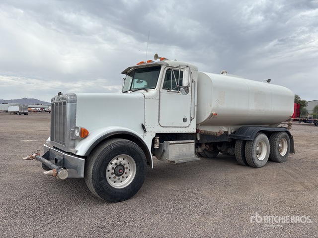 1997 Peterbilt 357 4000 gal 6x4 Water Truck