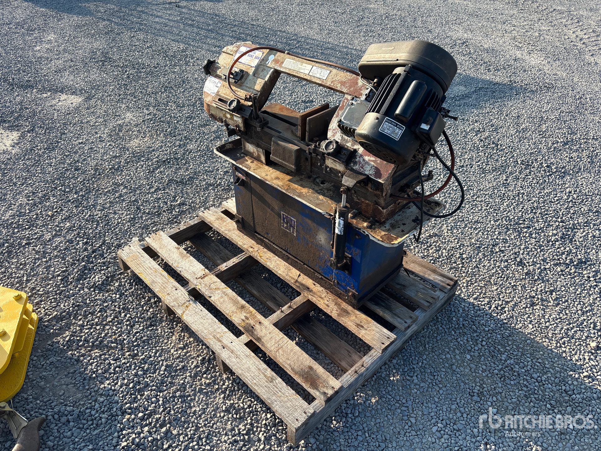 RF80UC130AJ 7 in Metal Band Saw