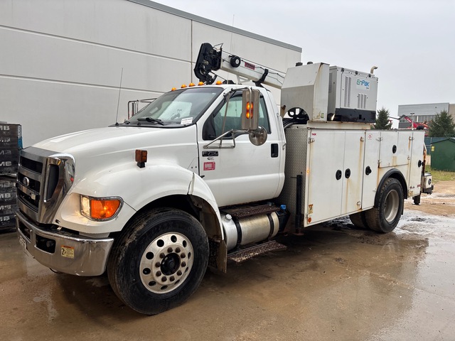 2015 Ford F-750 XL 4x2 Service Truck 2015 Ford F-750 XL 4x2 Service Truck