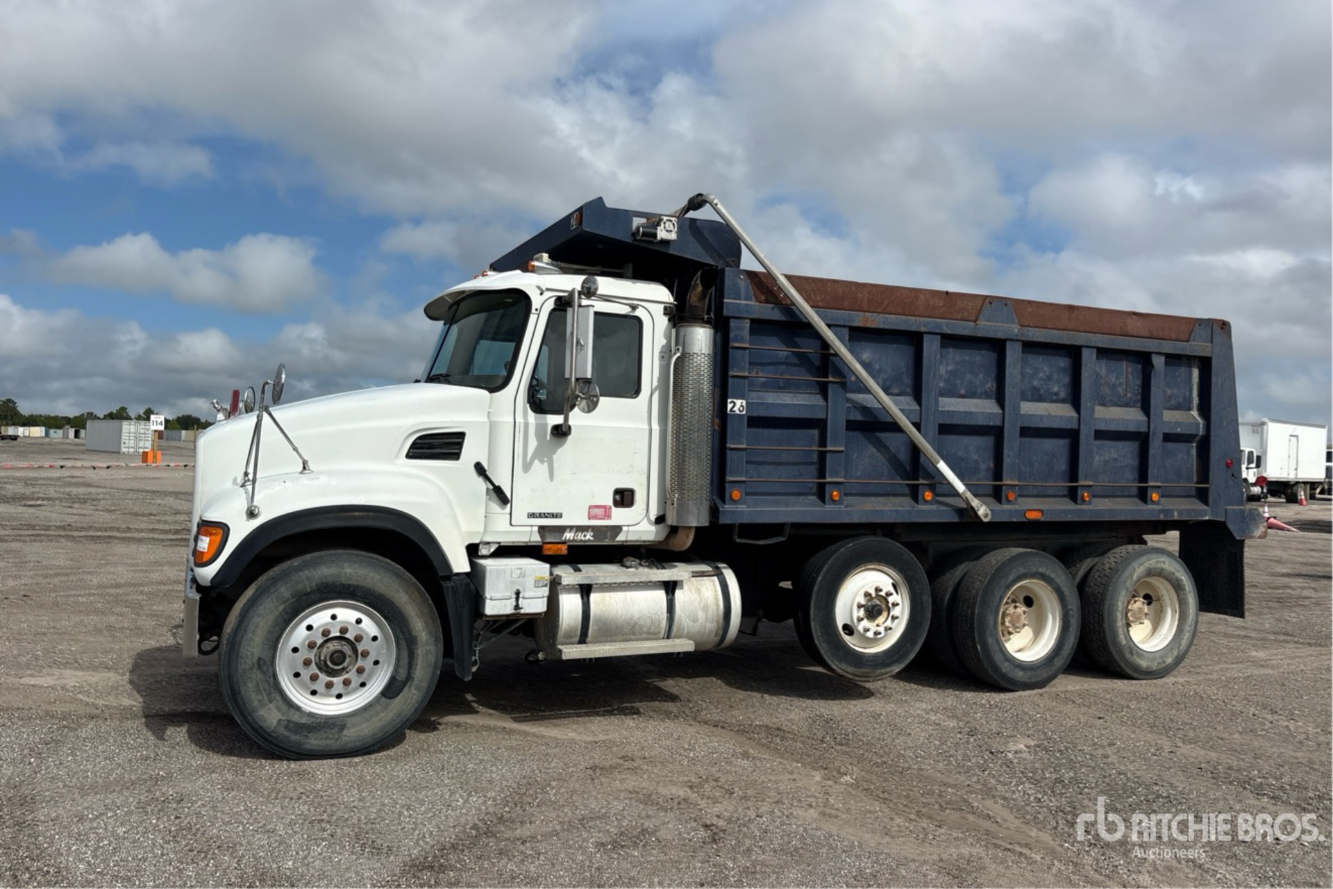2002 Mack CV713 Granite 8x4 Tri/A Dump Truck